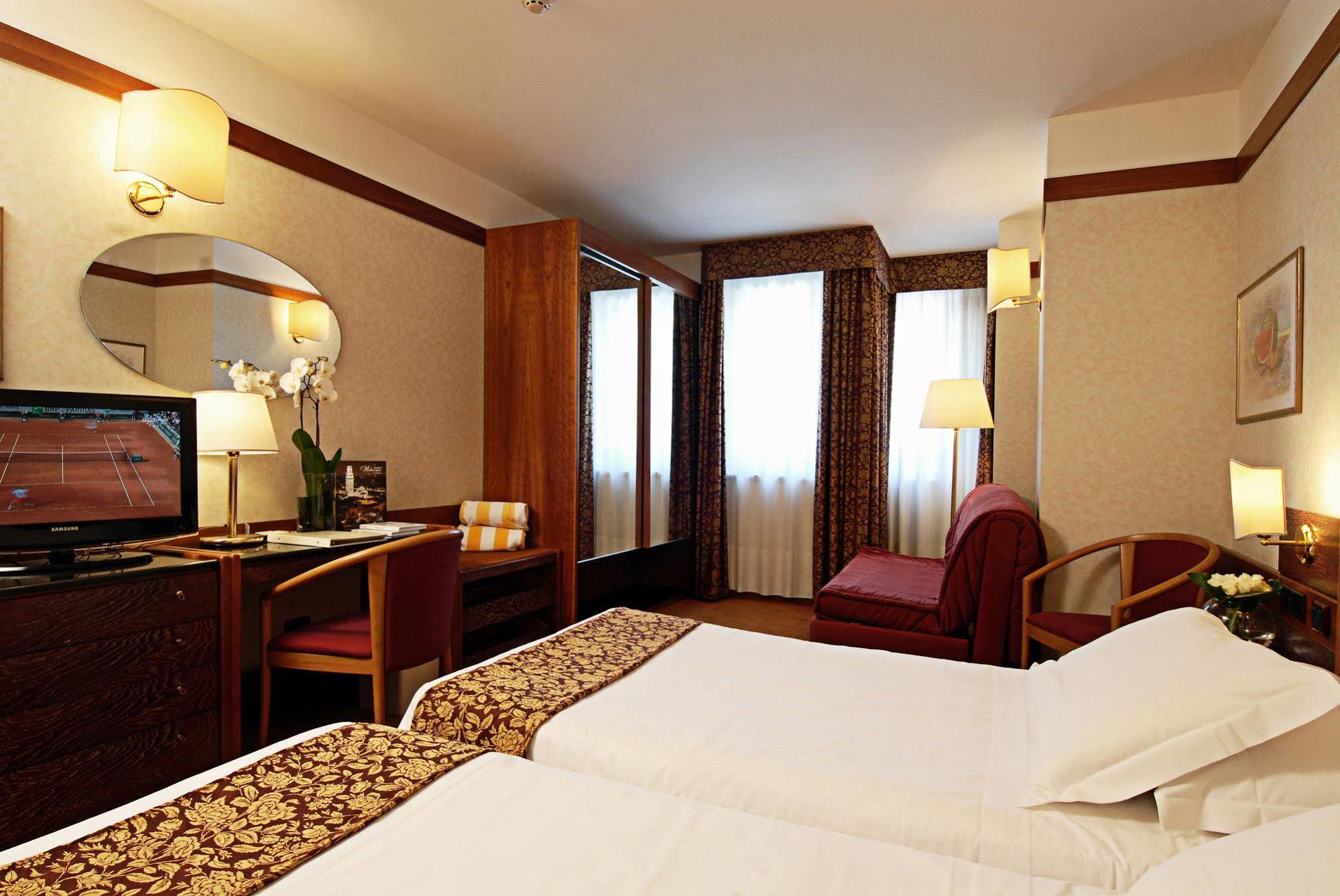 Du Et Bellevue 4*
